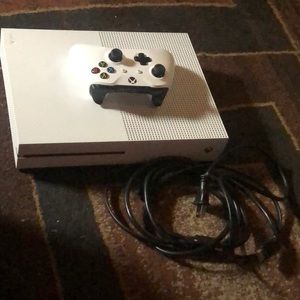 XBOX 1S, price $125, also negotiable.